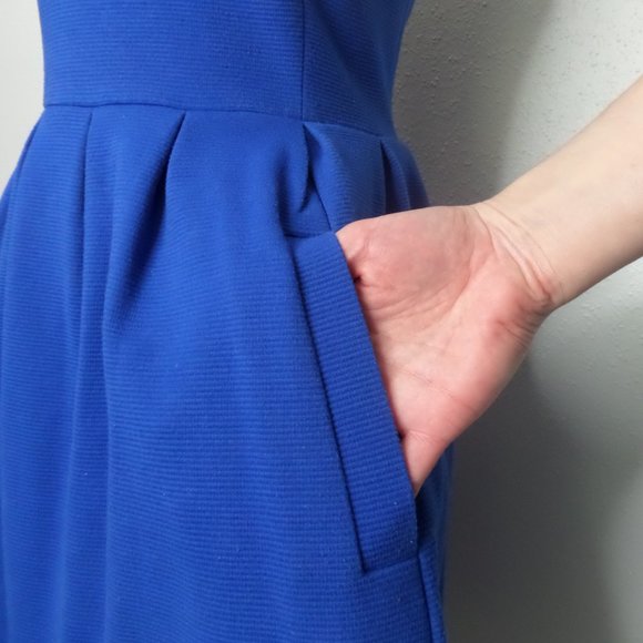 Banana Republic Fit and Flare - Picture 8 of 12